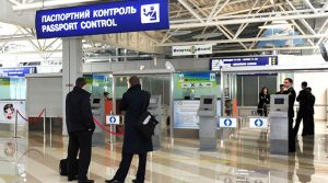 Кабмін посилив заборону на в’їзд іноземців в Україну: що змінилося
