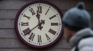 Переведення годинника 2022: коли в Україні будуть переводити годинники
