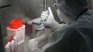 Новий штам коронавірусу Омікрон: які найпоширеніші симптоми, чи небезпечний для дітей