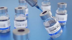 CoronaVac уже тиждень в Україні: чому не почали вакцинацію препаратом?