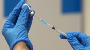 Головний санлікар розповів, як українцям записатися на безкоштовну вакцинацію