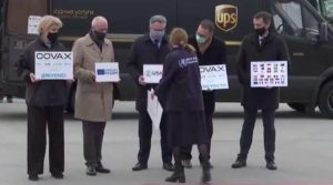 В Україну прибула перша партія вакцини Pfizer