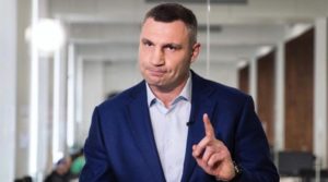 “Пересування між регіонами має бути обмежено”: Кличко вимагає ввести в Україні повний локдаун