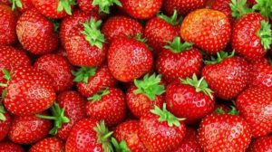 Ціни на полуницю впали більш ніж удвічі: як змінилися ціни на ягоди