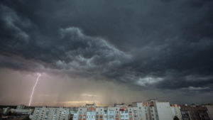 У ДСНС оголосили штормове попередження по всій Україні (карта)