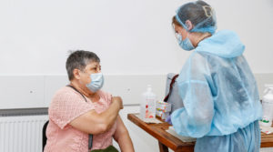 Майже 300 тисяч українців отримали бустерну дозу вакцини