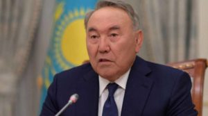 Експрезидент Казахстану залишив країну