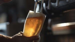 На Рівненщині відзавтра відновлюють продаж пива