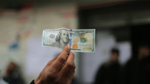 Що буде з курсом долара в Україні до кінця року: відповідь експерта