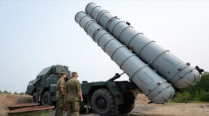 На росії перекинулася вантажівка з ракетами C-300 (ВІДЕО)