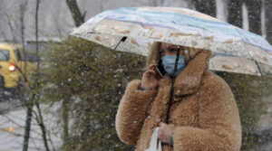 “Дощ з мокрим снігом, мряка та ожеледиця”: в Україні очікується зміна погоди