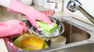 Засоби для миття посуду шкодять здоров’ю. Попередження експертки