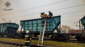 Фото коштувало життя: підліток загинув на даху товарного потяга
