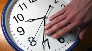 Україна вночі переходить на літній час: не забудьте перевести годинники