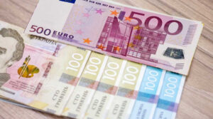 У Нацбанку думають над можливістю прив’язати курс гривні до євро замість долара