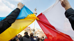 Уряд Польщі скасовує фінансування харчування та проживання для українських біженців