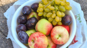Дієтолог назвав найкорисніші фрукти та ягоди