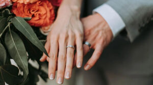 Українці зможуть одружуватися онлайн через “Дію”: уряд ухвалив постанову