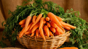 Лікарі розповіли, кому і чому потрібно їсти моркву