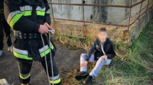 На Львівщині підліток впав у каналізаційний колектор глибиною 5 метрів