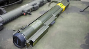 На Рівненщині військовим передали гранатомети, які знайшли у бурштинокопачів