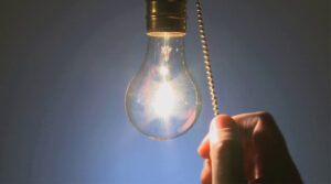 В “Укренерго” закликали ощадливо споживати електрику у вечірні години