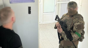 СБУ затримала на хабарі одного з очільників Рівненської митниці